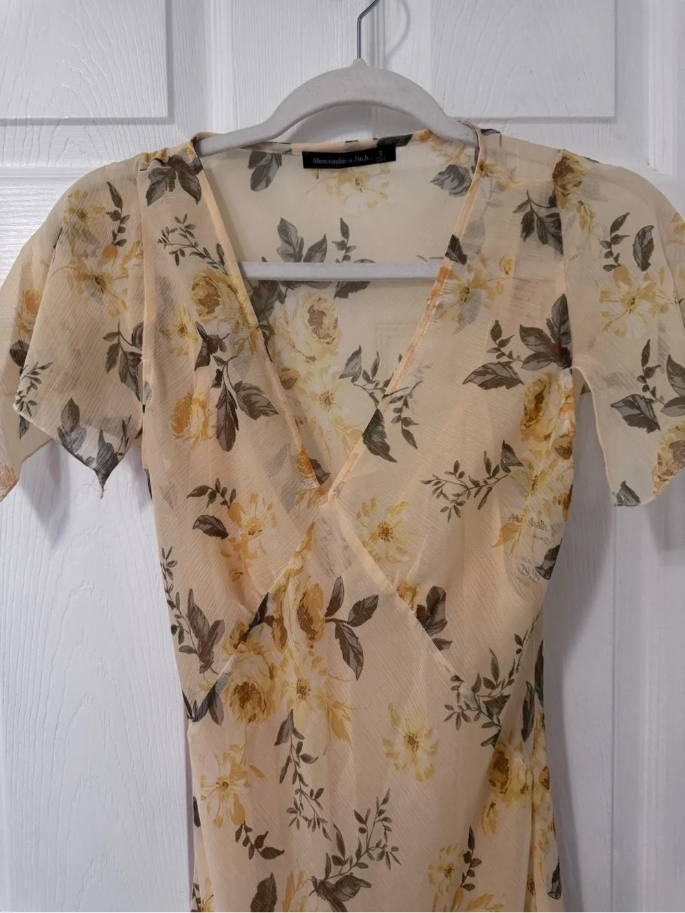 Abercrombie & fitch Yellow Floral V-Neck Maxi Dress